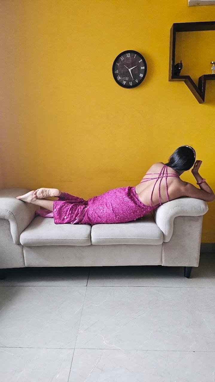 Sequined backless pink gown - Image 2